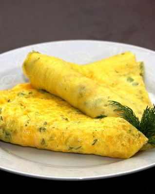 Омлет со сметаной и сыром