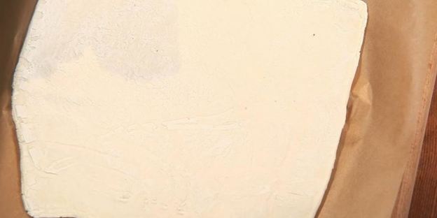 деревенский паштет с маринованным виноградом и персиками