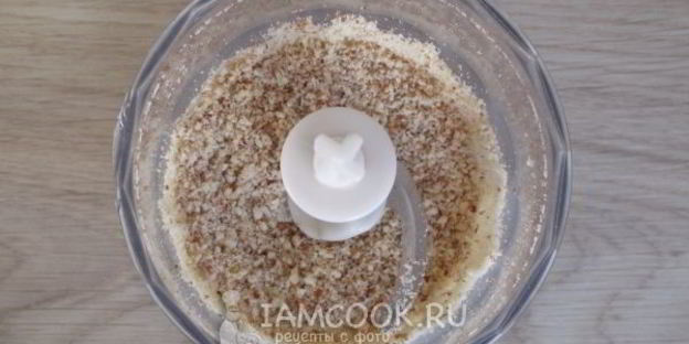 паштет из фасоли с миндалем