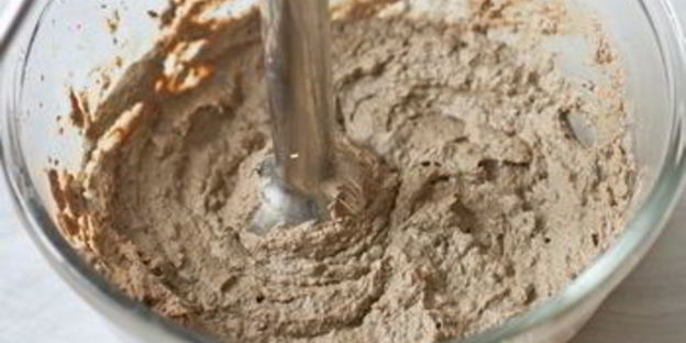 паштет из куриной печени с оливками и коньяком