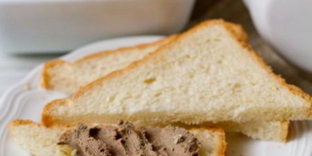 паштет из куриной печени с оливками и коньяком