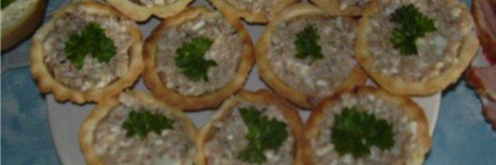 Паштет из куриной печени в тарталетках