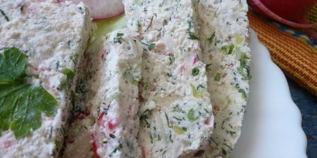 творожный паштет с редисом