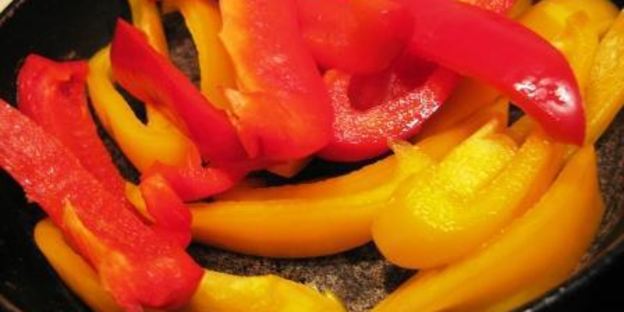 творожный паштет с жареными перцами