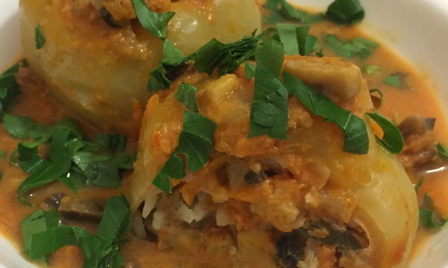 Рецепт перцев фаршированных мясом с шампиньонами в томатном соусе