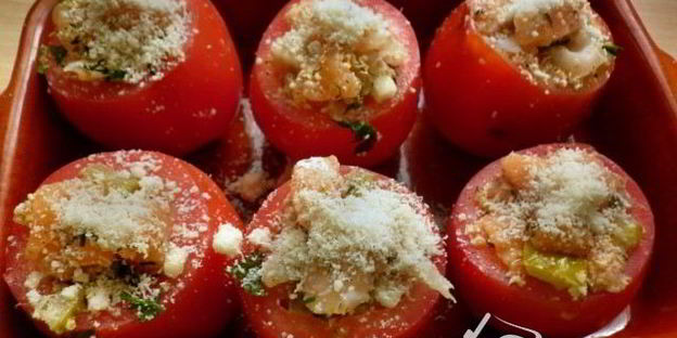 помидоры фаршированные красной рыбой и каперсами