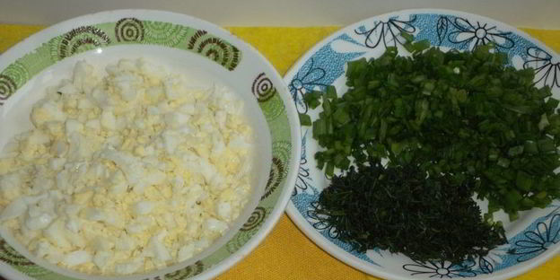 помидоры, фаршированные яйцом и луком