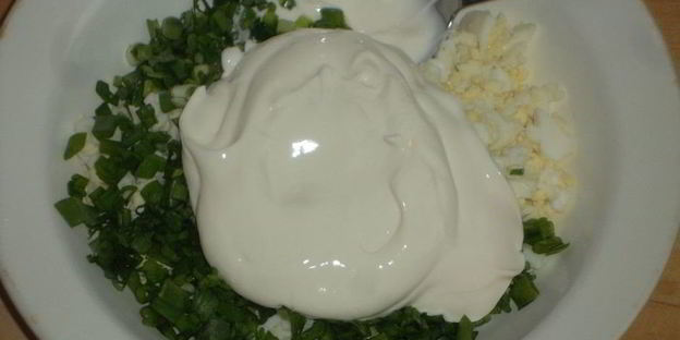 помидоры, фаршированные яйцом и луком