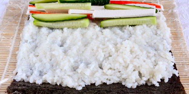 роллы с крабовыми палочками