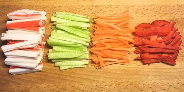 спринг-роллы с крабовыми палочками