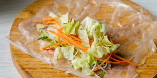 спринг-роллы с креветками