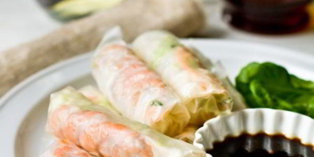 спринг-роллы с креветками