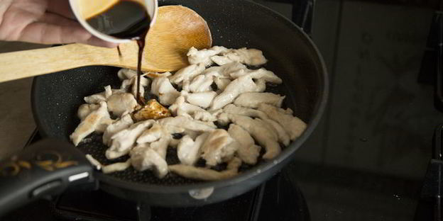 спринг-роллы с курицей