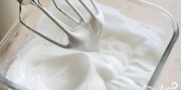 бисквитный рулет с клубникой