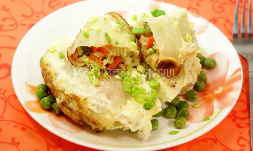 Рецепт капустных рулетиков в омлете