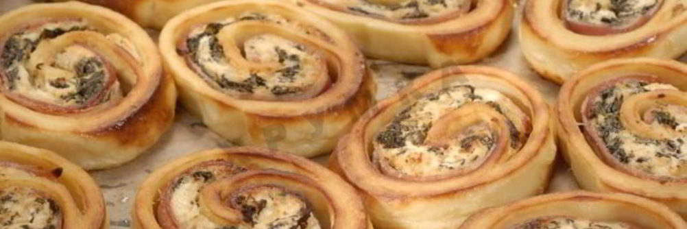 Картофельный рулет со шпинатом и беконом