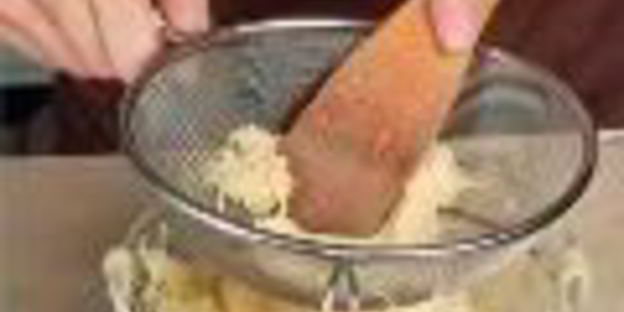 картофельный рулет со шпинатом и беконом