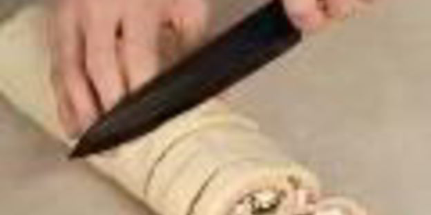 картофельный рулет со шпинатом и беконом