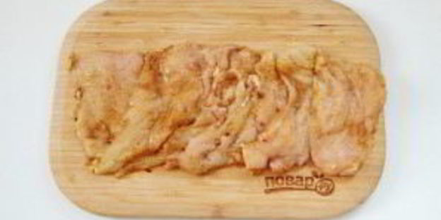 куриный рулет с сыром и томатами