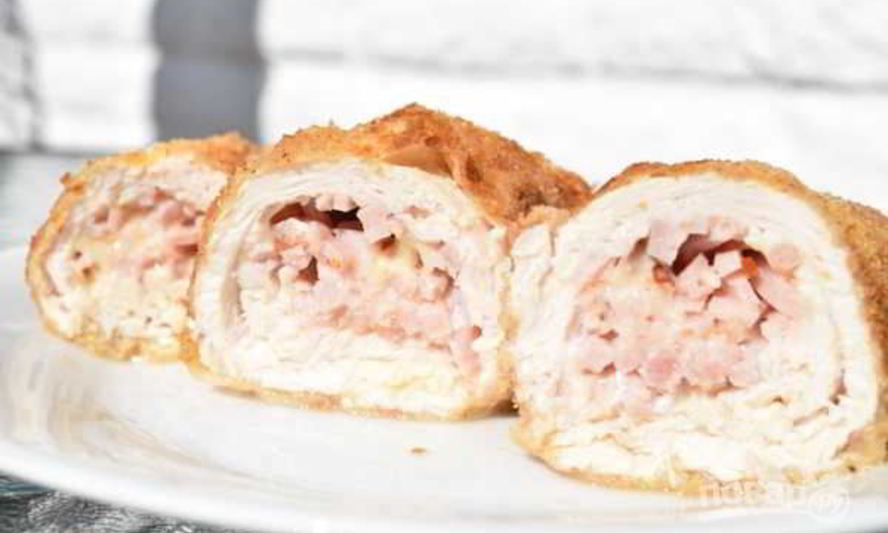Рецепт куриного рулета с ветчиной и сыром