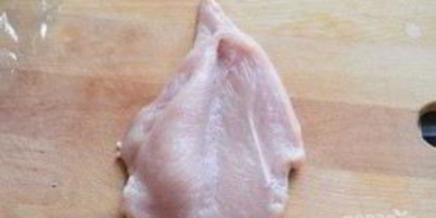 куриный рулет с ветчиной и сыром