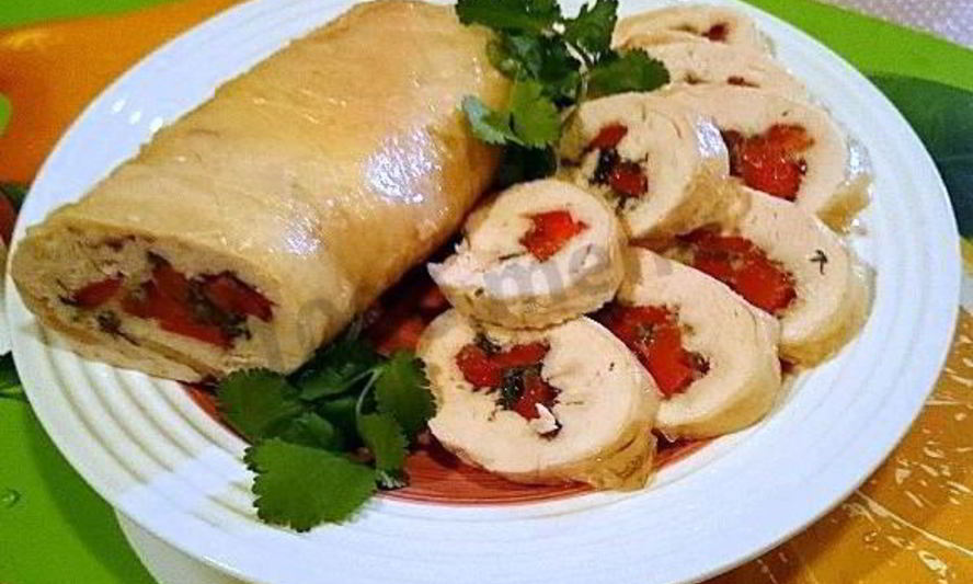 Рецепт куриного рулета с желатином в пищевой пленке