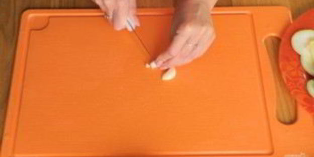 куриные рулетики с беконом и кабачком