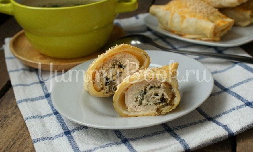 Рецепт куриных рулетиков в слоеном тесте