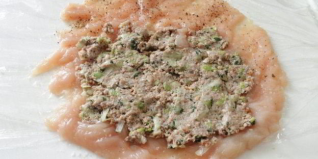 куриные рулеты с яблочно-ореховой начинкой