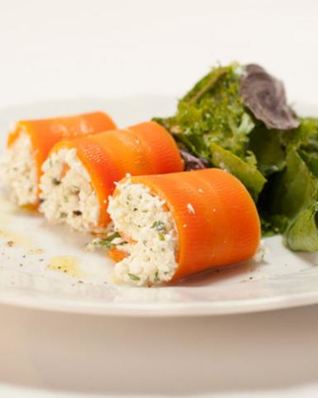 Морковные рулетики с творожным сыром