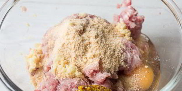 мясной рулет с брокколи и сыром