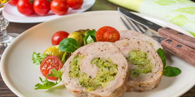 мясной рулет с брокколи и сыром