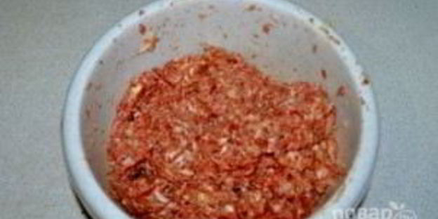 мясной рулет с капустой и яйцом