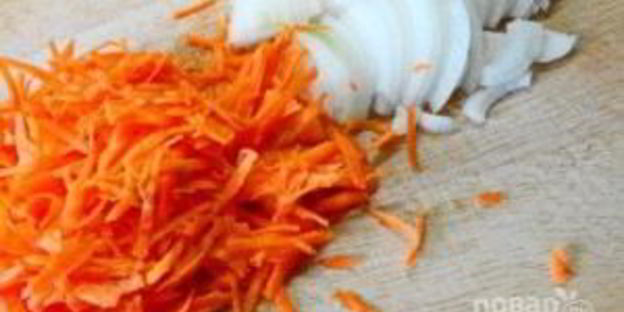 мясной рулет с капустой и яйцом