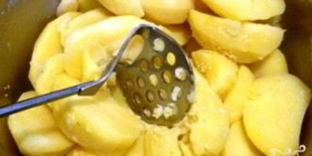 мясной рулет с картофелем