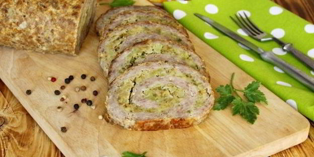 мясной рулет с начинкой из брокколи
