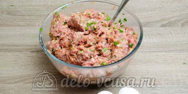 мясной рулет с яйцом