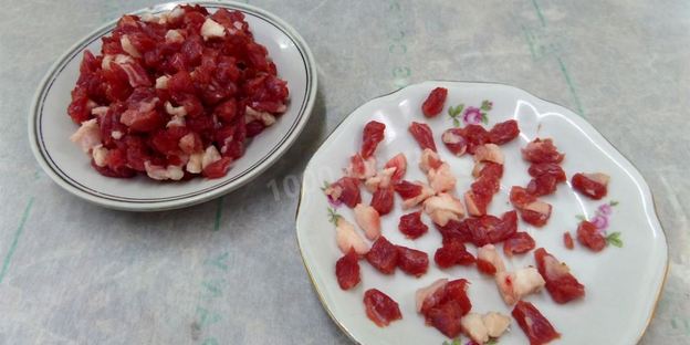 мясной рулет в слоеном тесте