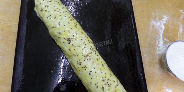 мясной рулет в слоеном тесте