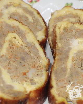 Мясной рулет в сырной корочке