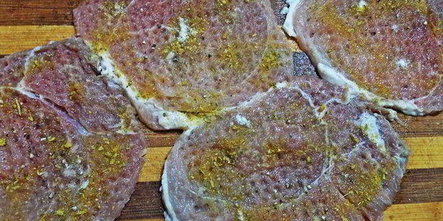 мясные рулетики с сырной начинкой