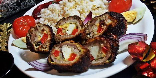 мясные рулетики с сырной начинкой