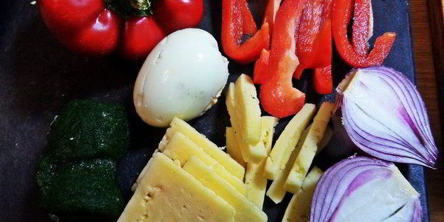 мясные рулетики с сырной начинкой