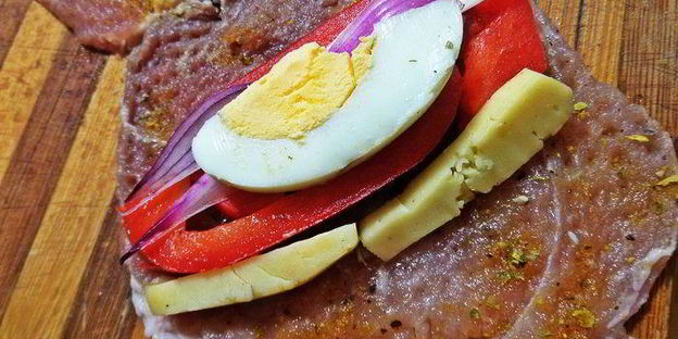 мясные рулетики с сырной начинкой