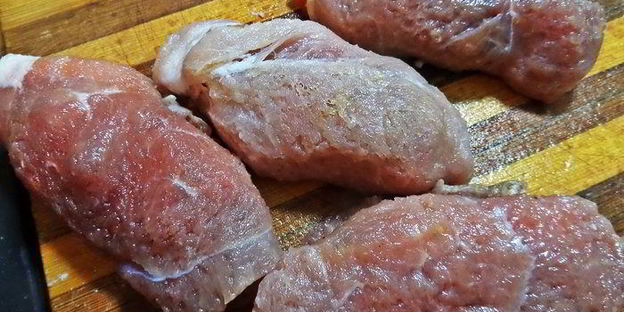 мясные рулетики с сырной начинкой