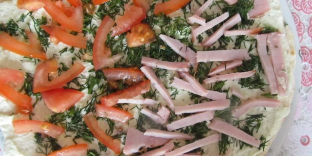 рулет из домашнего лаваша с начинкой