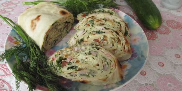 рулет из домашнего лаваша с начинкой
