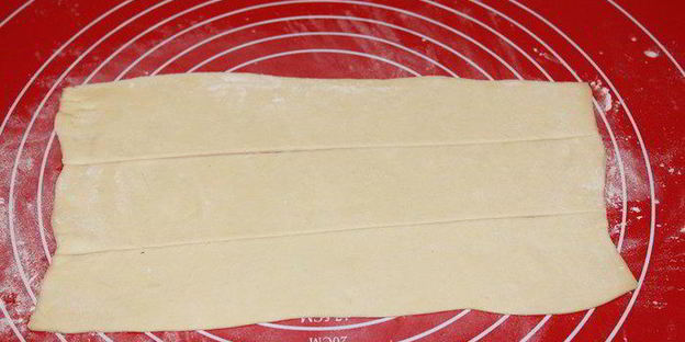 рулет из индейки с черносливом в тесте