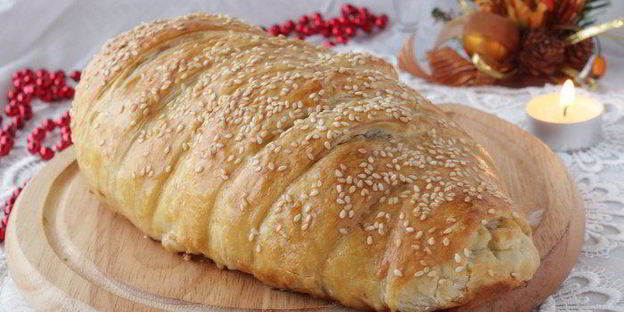 рулет из индейки с черносливом в тесте