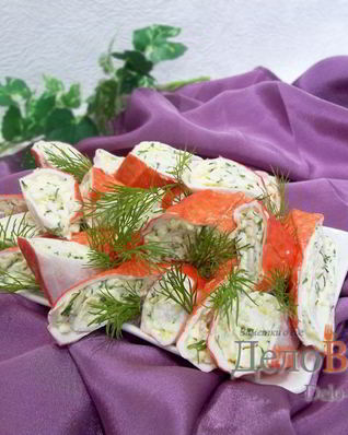 Рулет из крабовых палочек